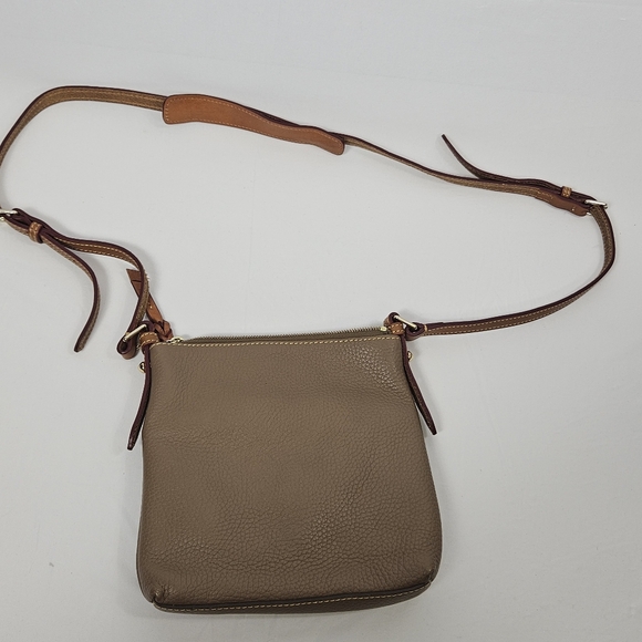 Dooney & Bourke Dillen taupe letter carrier H 8.5" x W 2" x L 8.25" - Picture 15 of 16